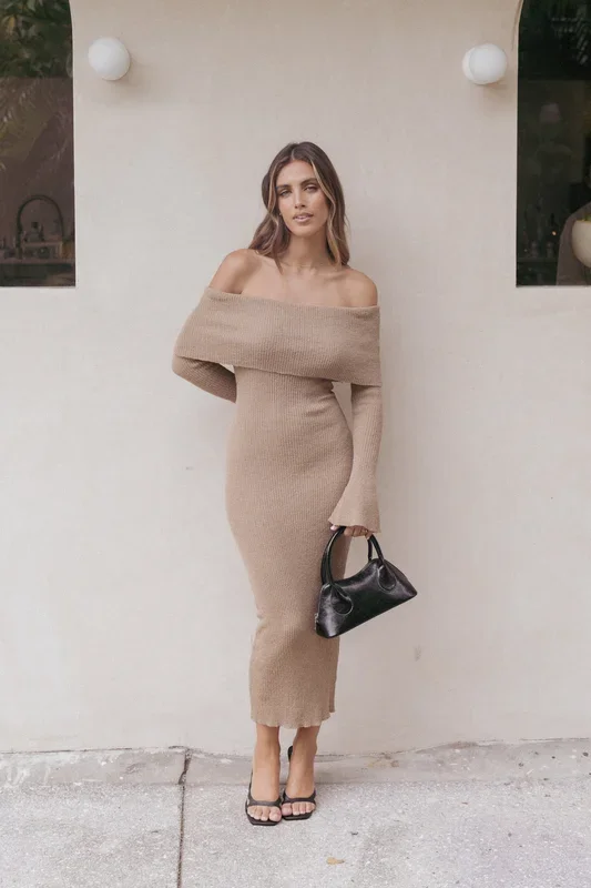 Domitia Off Shoulder Knit Dress – Brown