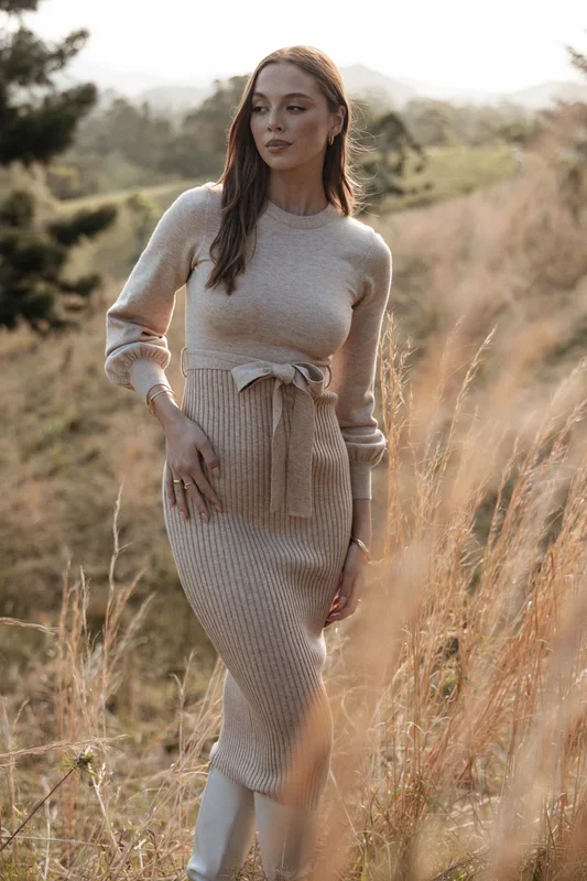 Helena Dress – Beige